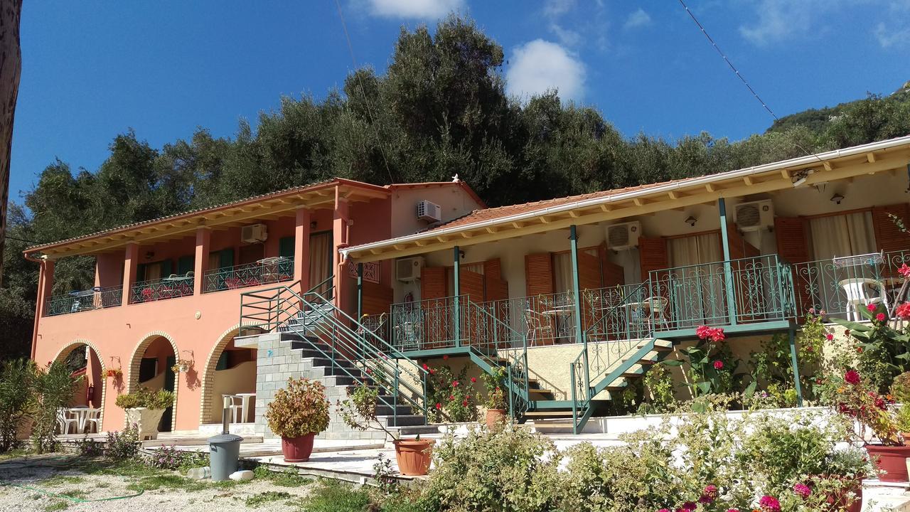 פאלאוקסטריצה Paradise Studios מראה חיצוני תמונה
